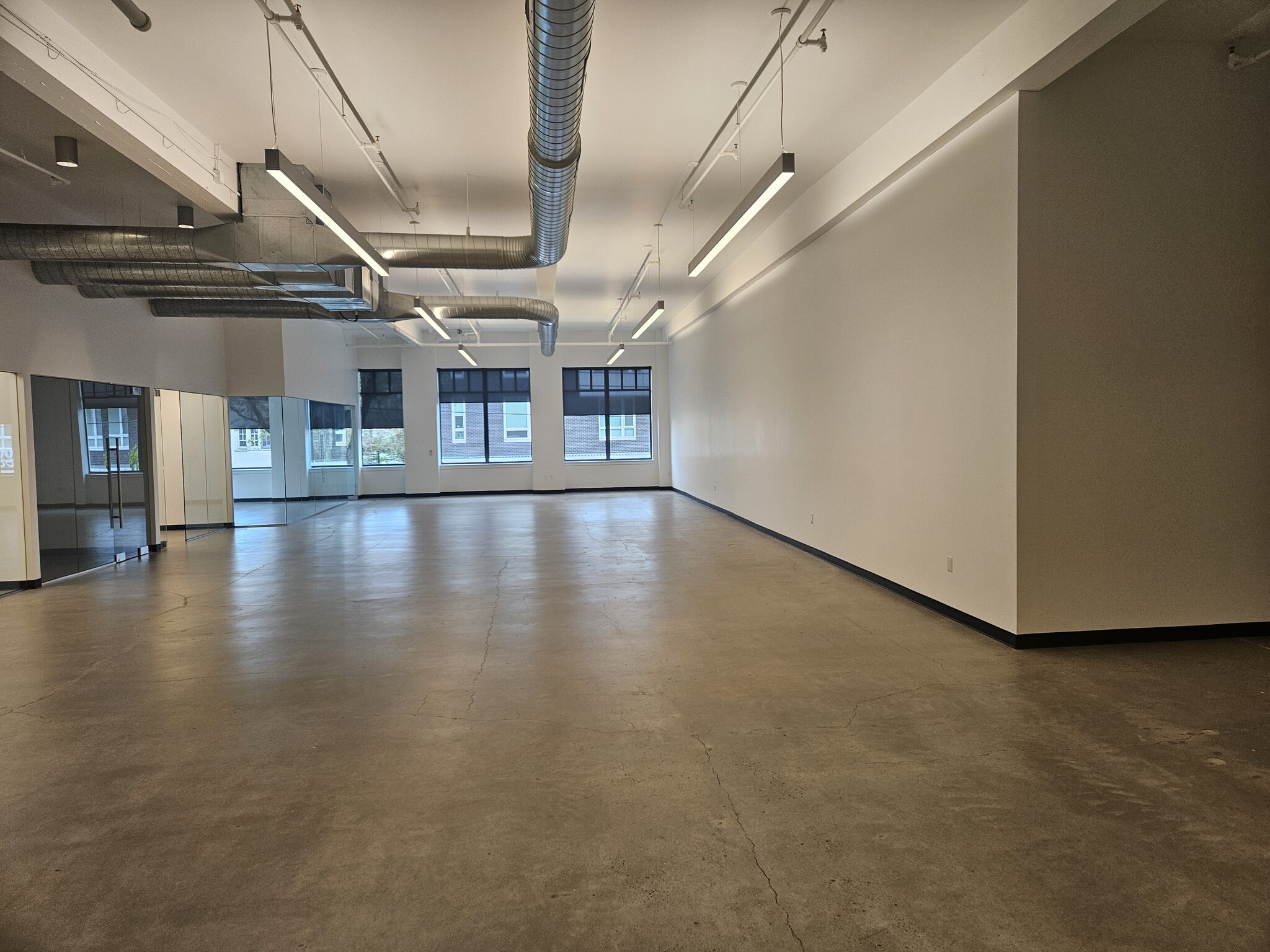 541 NE 20th Ave, Portland, OR for lease Interior Photo- Image 1 of 7