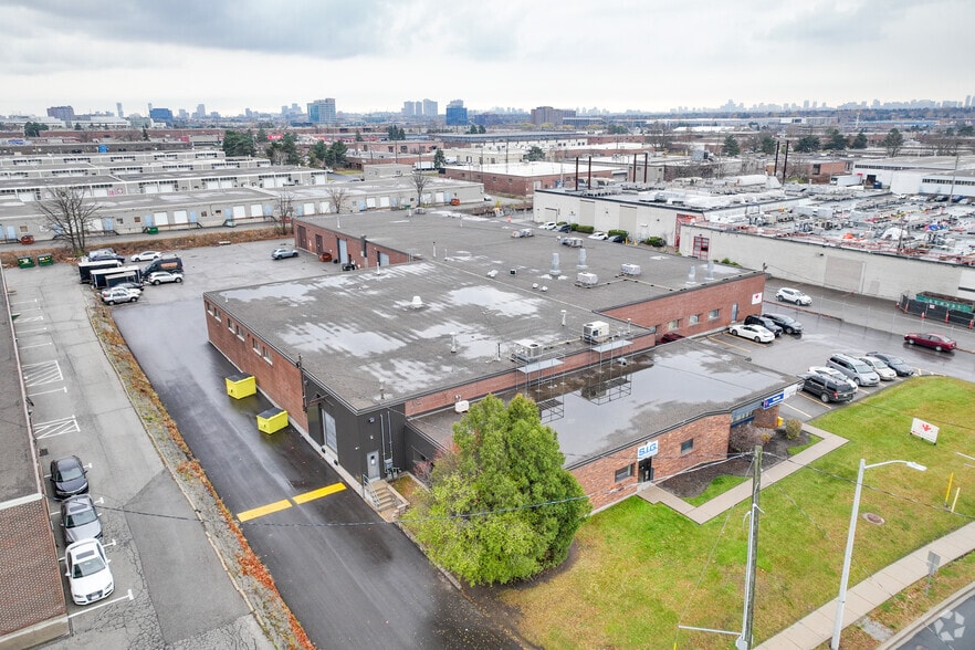 51 Esna Park Dr, Markham, ON for lease - Building Photo - Image 2 of 3