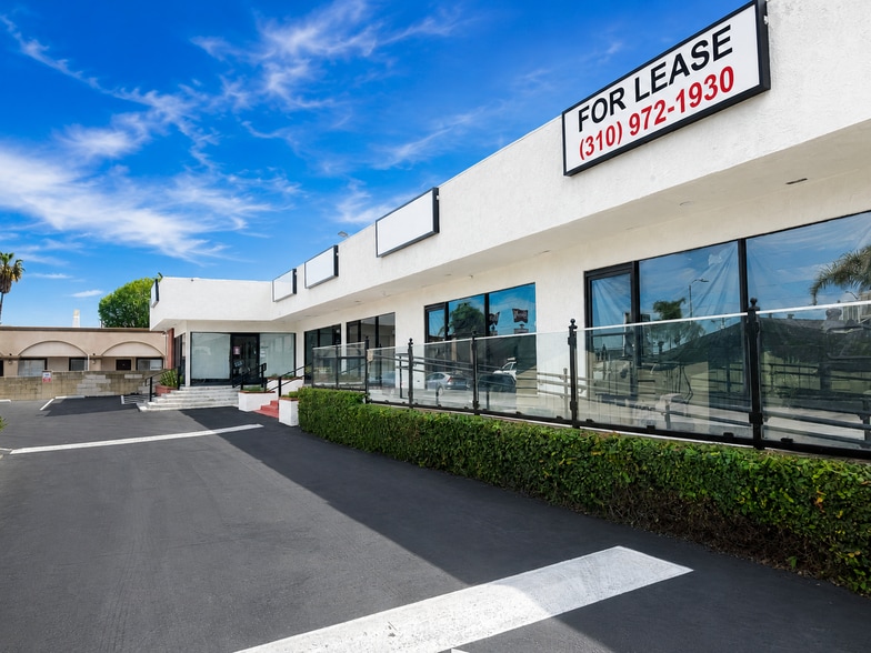 2366 Pacific Coast Hwy, Lomita, CA à louer - Photo du bâtiment - Image 3 de 7
