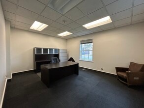 450 E Higgins Rd, Elk Grove Village, IL à louer Photo intérieure- Image 2 de 14