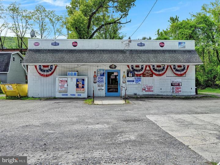 20 Main St, Lykens, PA à vendre - Photo du bâtiment - Image 2 de 27