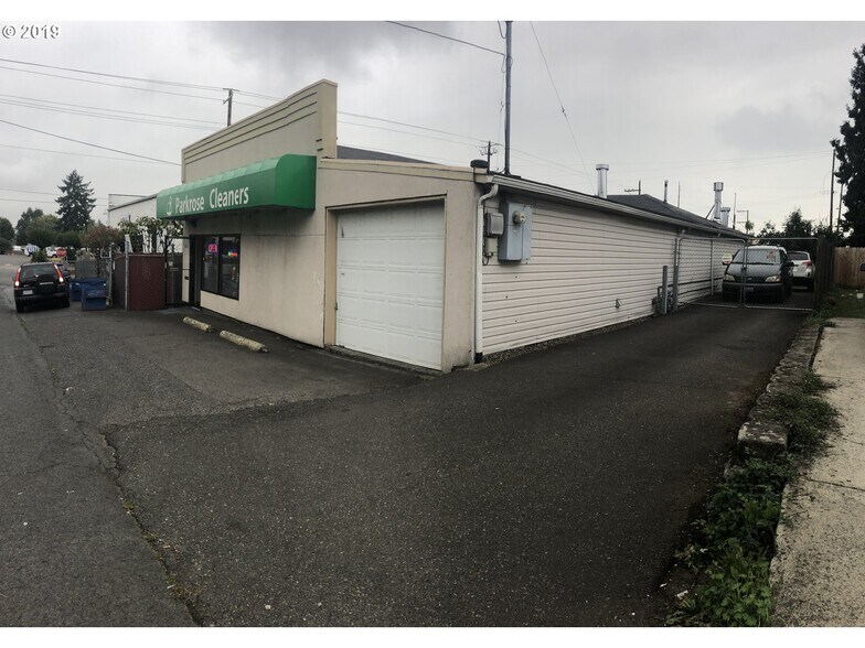 4916 NE 100th Ave, Portland, OR à vendre - Photo du bâtiment - Image 3 de 10