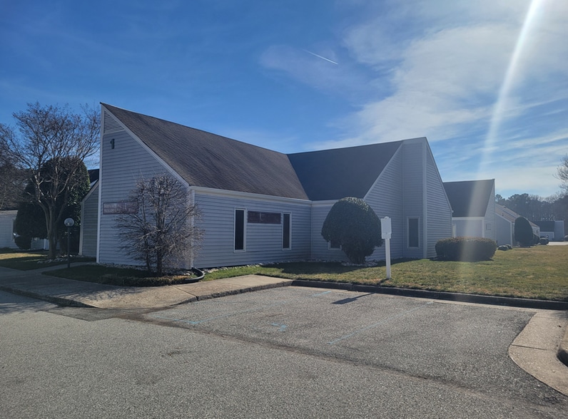 710 Denbigh Blvd, Newport News, VA à vendre - Photo du bâtiment - Image 1 de 12