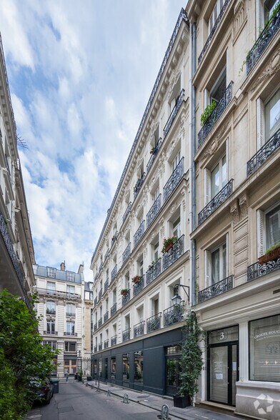 17 Rue Bergère, Paris à louer - Photo du bâtiment - Image 3 de 6