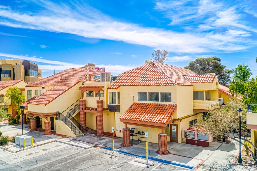 2800 W Sahara Ave, Las Vegas, NV for lease - Primary Photo - Image 1 of 7