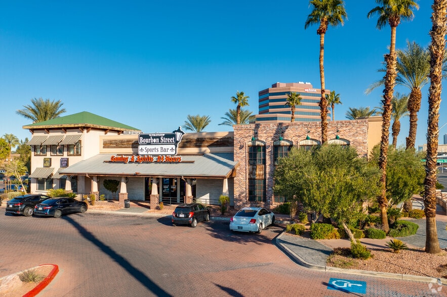 2600 W Sahara Ave, Las Vegas, NV for lease - Building Photo - Image 2 of 5