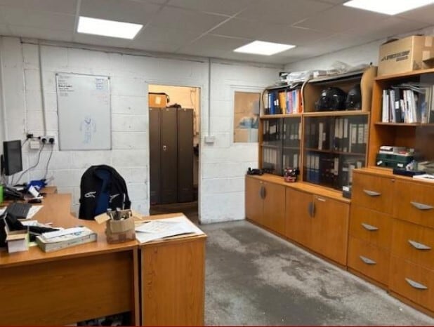 Bradford Rd, Birstall for lease Interior Photo- Image 1 of 2