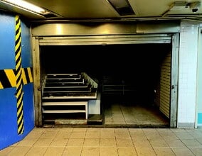 74th St, Broadway & Roosevelt Ave, Jackson Heights, NY for lease Interior Photo- Image 1 of 3