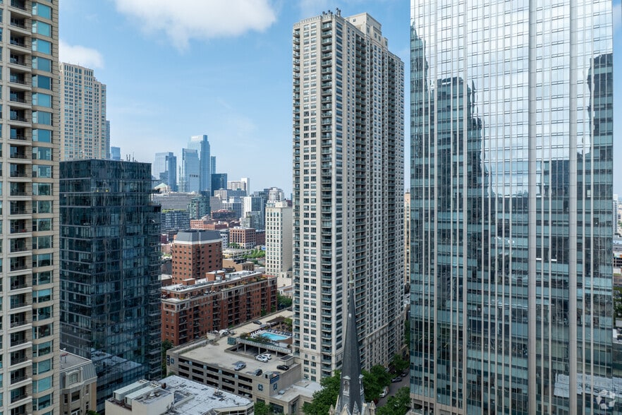 1 W Superior St, Chicago, IL for lease - Building Photo - Image 3 of 3