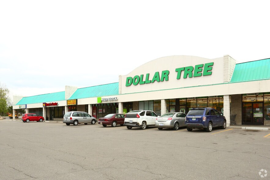 7186-7220 N Saginaw St, Mount Morris, MI à louer - Photo du bâtiment - Image 3 de 7