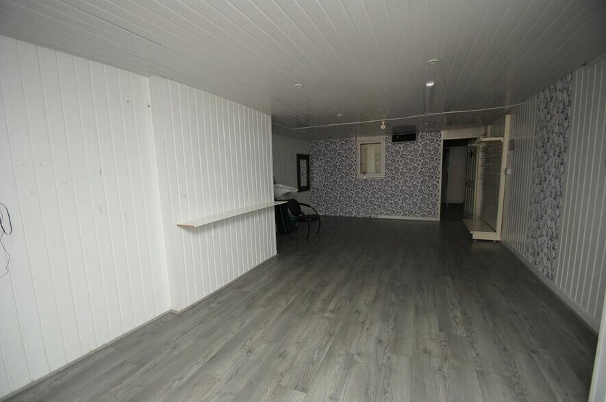 18-18A Whitby Rd, Ellesmere Port à louer - Photo du bâtiment - Image 3 de 7