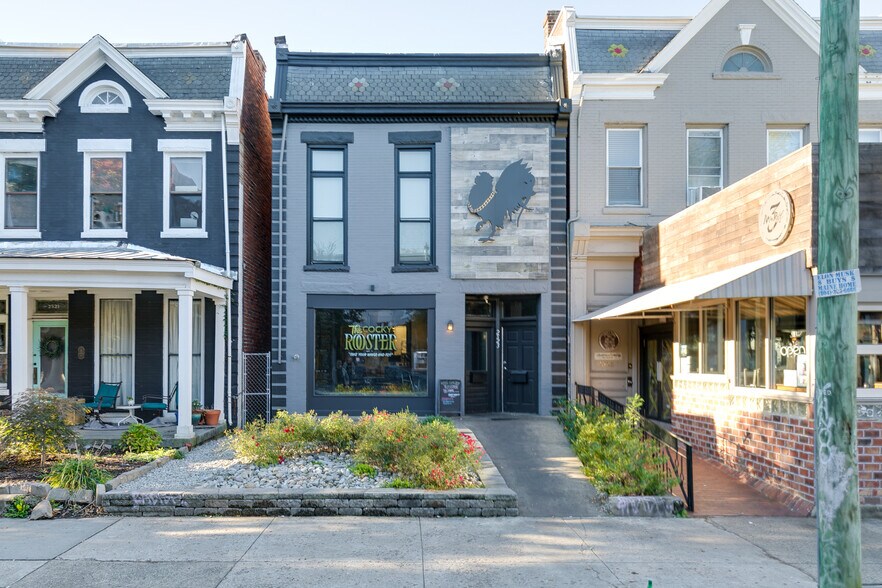 2523 W Main St, Richmond, VA à vendre - Photo du bâtiment - Image 2 de 53