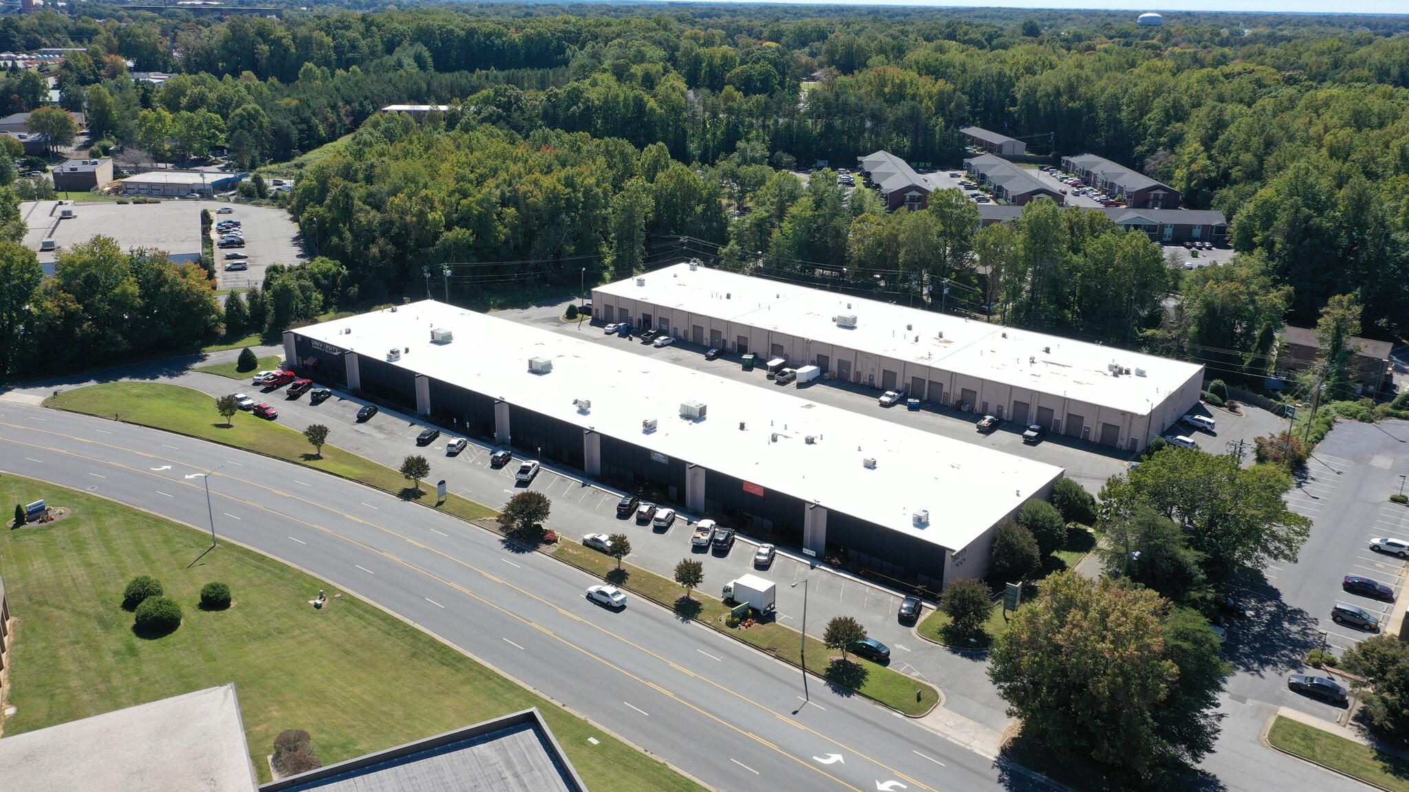 8065 North Point Blvd, Winston-Salem, NC à louer Photo principale- Image 1 de 7