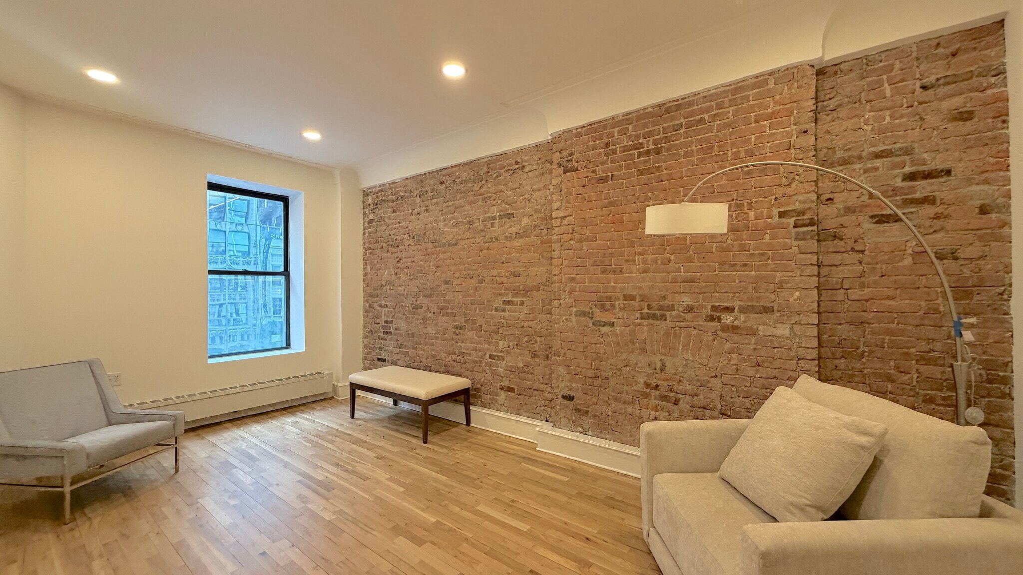 16 E 41st St, New York, NY à louer Photo intérieure- Image 1 de 6