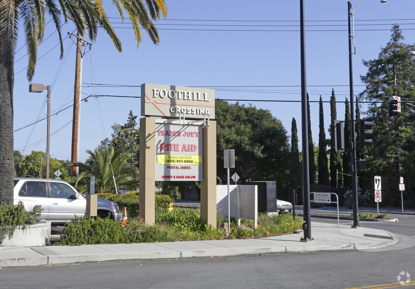 2310 Homestead Rd, Los Altos, CA à louer - Autre - Image 2 de 5