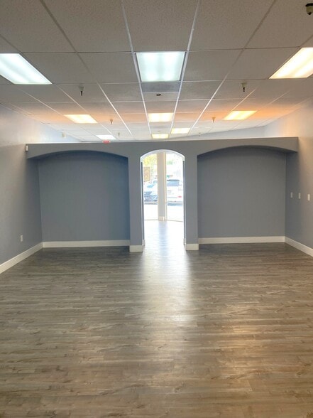 1583-1589 W El Camino Ave, Sacramento, CA à louer - Photo du bâtiment - Image 2 de 14