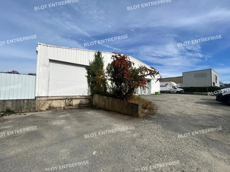 Bureau dans Cesson-Sévigné à louer - Photo du bâtiment - Image 2 de 8