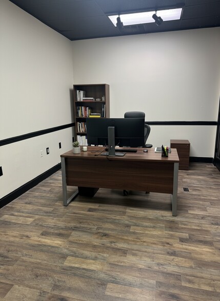 201 E Main St, Front Royal, VA à louer - Photo du bâtiment - Image 2 de 4