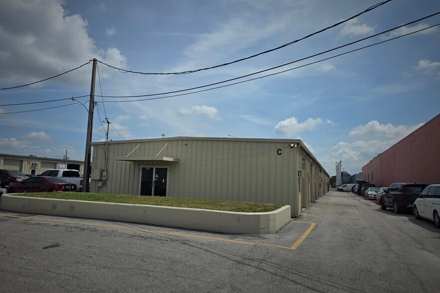 3941-3959 Forsyth Rd, Winter Park, FL à louer - Photo du bâtiment - Image 3 de 8