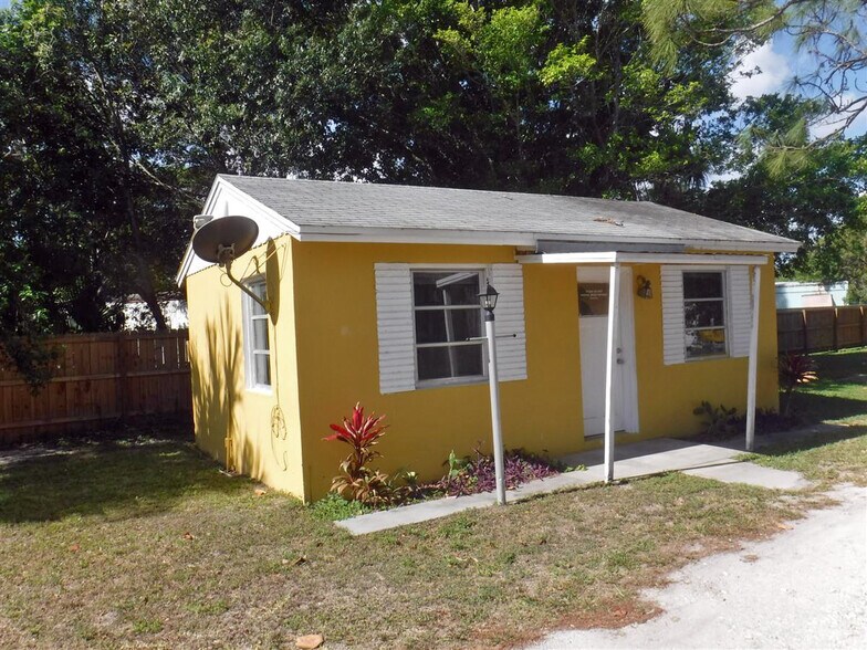 3250 S 7th St, Fort Pierce, FL à vendre - Photo du bâtiment - Image 3 de 5