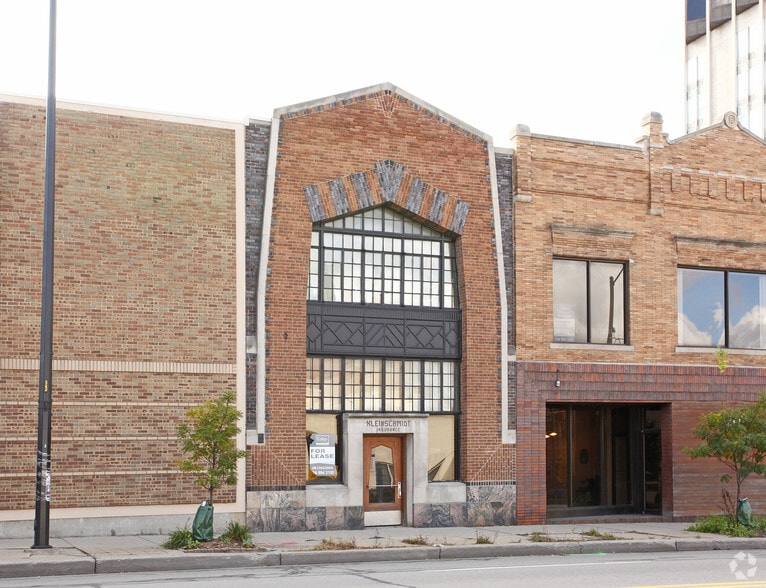 206 E Huron St, Ann Arbor, MI for sale - Primary Photo - Image 1 of 23