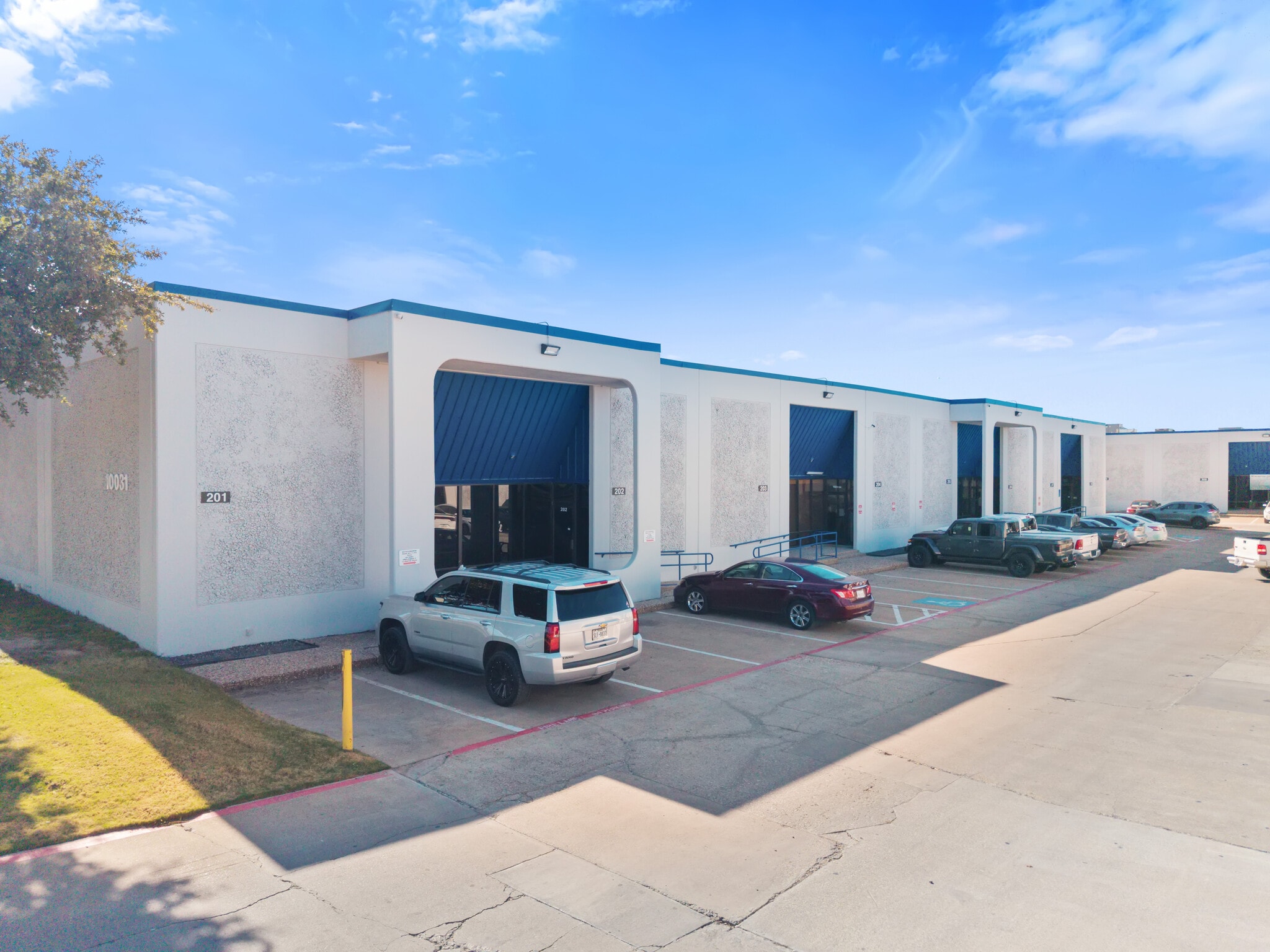 10031 Monroe Dr, Dallas, TX for lease Primary Photo- Image 1 of 6
