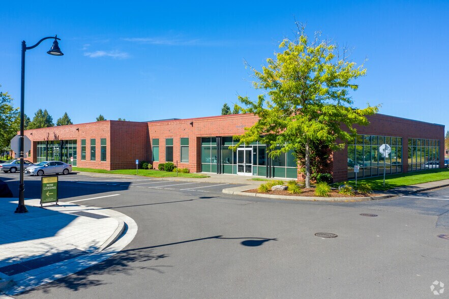 9025 NE Von Neumann Dr, Beaverton, OR à vendre - Photo du bâtiment - Image 2 de 3