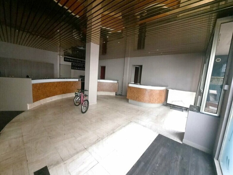 Retail in Rouen for lease - Interior Photo - Image 2 of 9