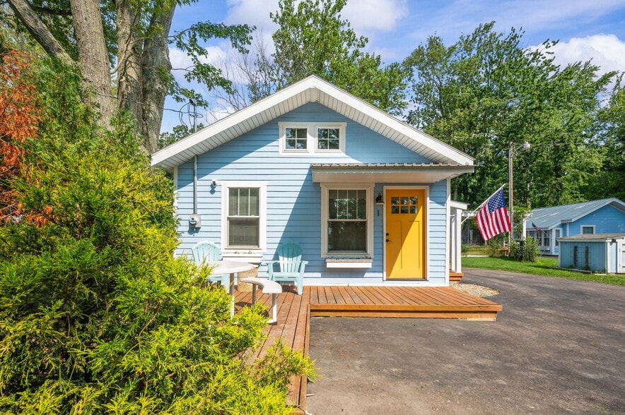 5358 Paw Paw Lake Rd, Coloma, MI for sale - Building Photo - Image 2 of 45