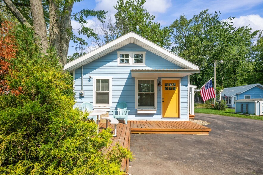 5358 Paw Paw Lake Rd, Coloma, MI à vendre - Photo du bâtiment - Image 2 de 45