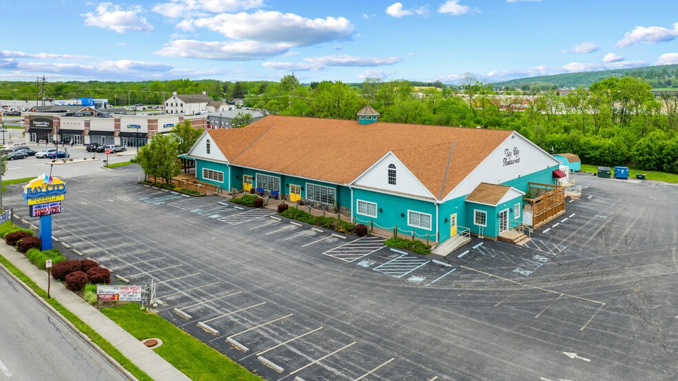 110 Eisenhower Dr, Hanover, PA for sale - Building Photo - Image 3 of 45