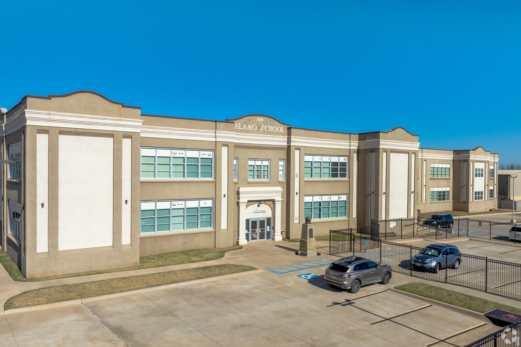 1912 11th St, Wichita Falls, TX for sale Primary Photo- Image 1 of 25