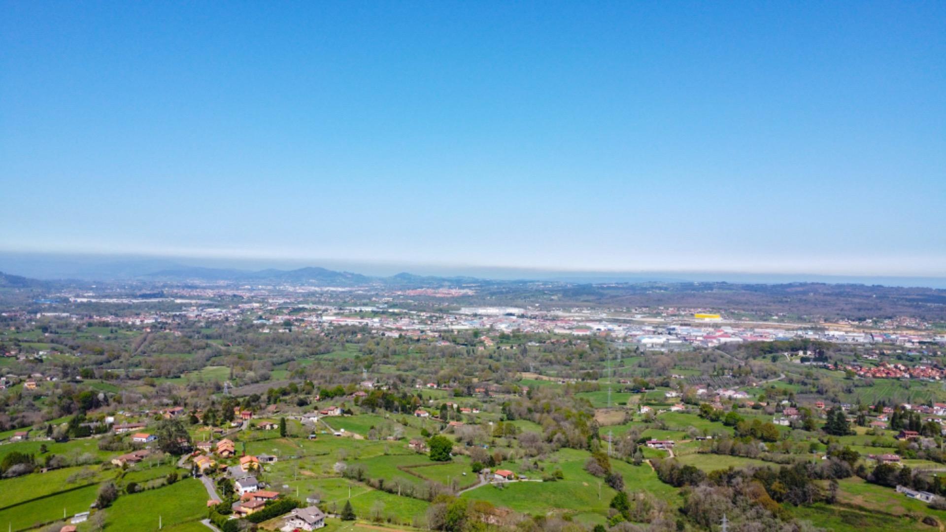 Tiñana, Siero, Asturias for sale Primary Photo- Image 1 of 24
