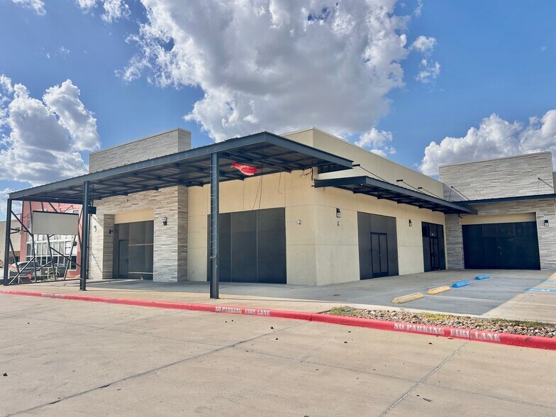 2324 Jacaman Rd, Laredo, TX à louer - Photo du bâtiment - Image 2 de 5