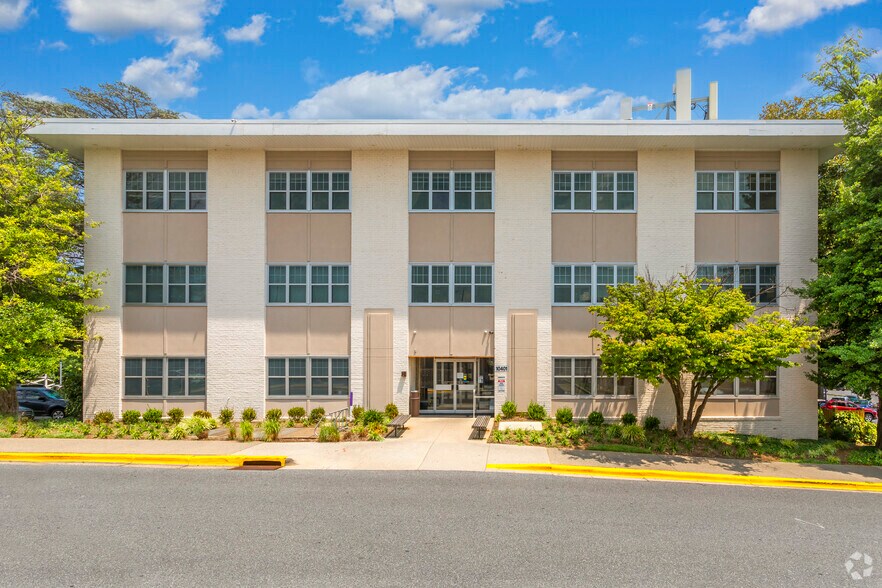 10401 Old Georgetown Rd, Bethesda, MD à louer - Photo du bâtiment - Image 2 de 4