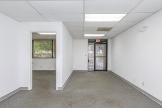 3115 NW 10th Ter, Oakland Park, FL for lease Interior Photo- Image 1 of 8