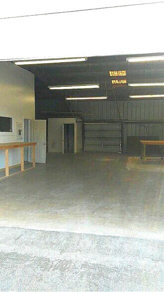 946 13th Ln, Vero Beach, FL à louer - Photo intérieure - Image 3 de 5