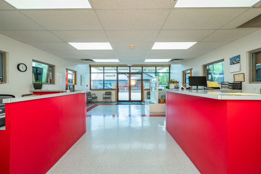 2660 100th St, Urbandale, IA à vendre - Photo du bâtiment - Image 3 de 25