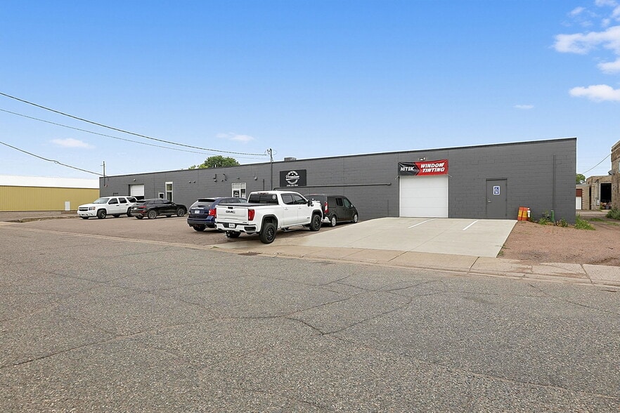 585 1st St SE, Saint Cloud, MN for sale - Building Photo - Image 3 of 56