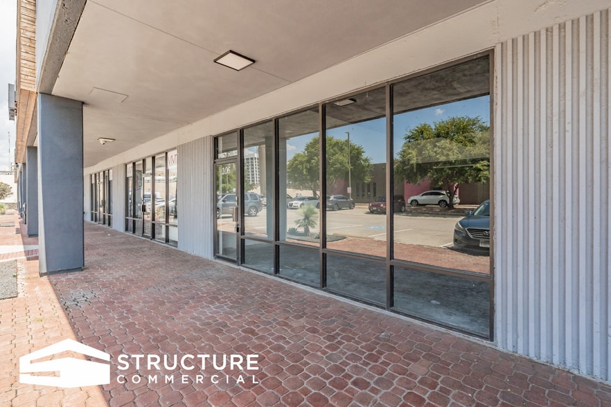 2629 N Stemmons Fwy, Dallas, TX for lease - Building Photo - Image 2 of 13
