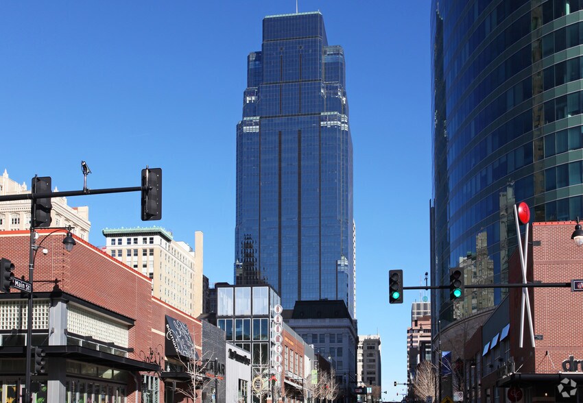 1200 Main St, Kansas City, MO à louer - Photo du bâtiment - Image 3 de 7