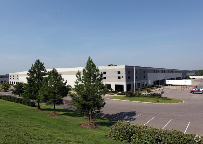 5265 Hickory Hill Rd, Memphis, TN for lease - Primary Photo - Image 1 of 10