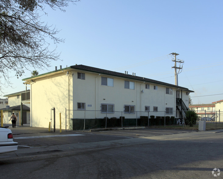 6201 Martin Luther King Jr Blvd, Sacramento, CA for sale - Primary Photo - Image 1 of 4