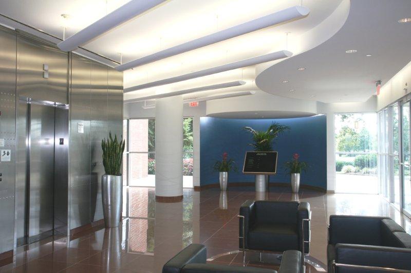 10521 Rosehaven St, Oakton, VA for lease - Interior Photo - Image 2 of 7