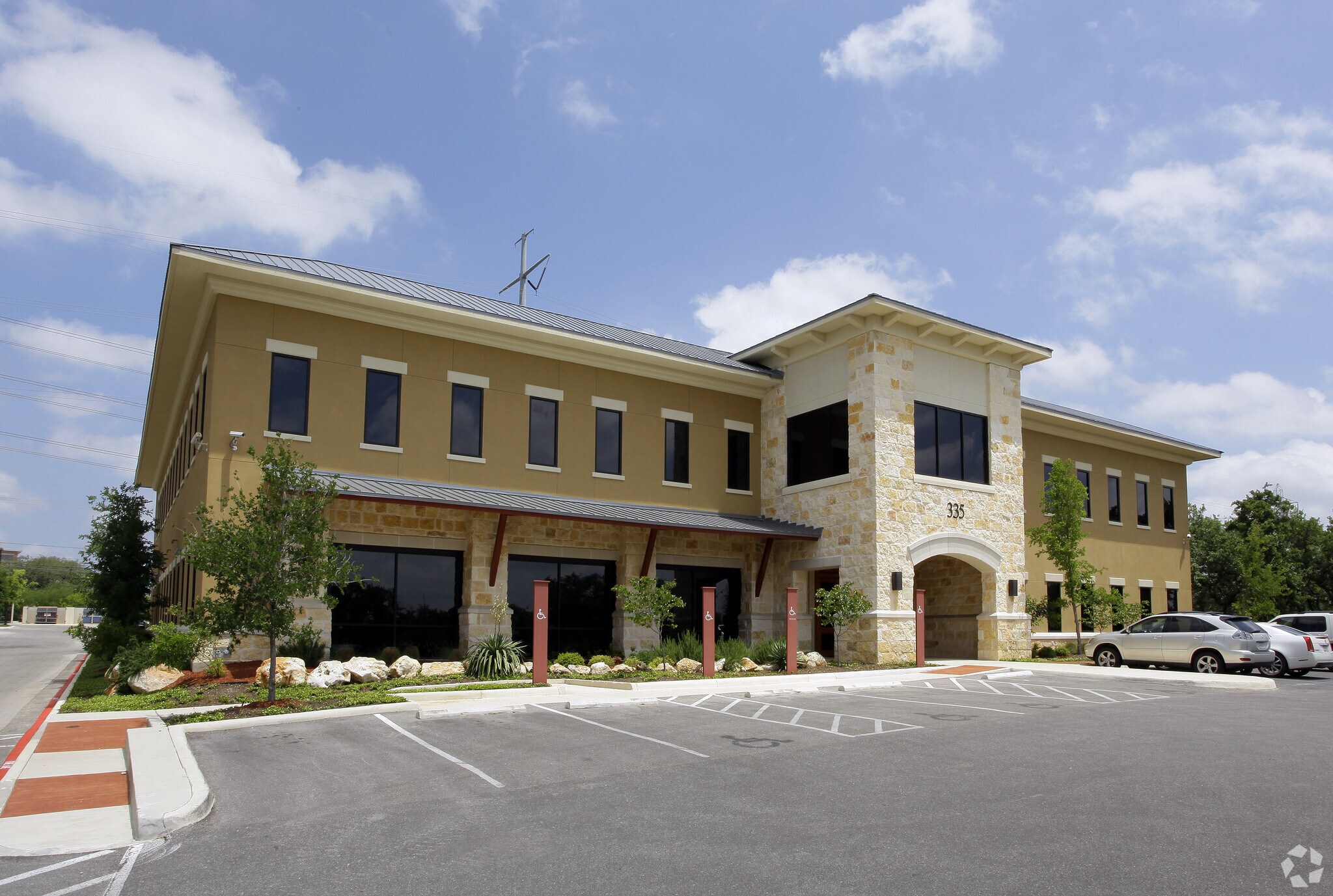 335 E Sonterra Blvd, San Antonio, TX for lease Primary Photo- Image 1 of 29