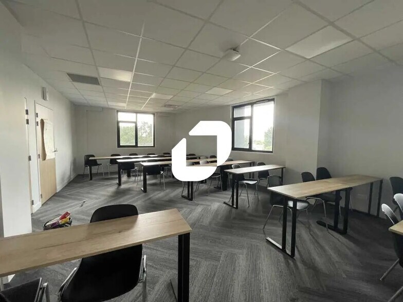 Office in Bruges for lease - Interior Photo - Image 3 of 8