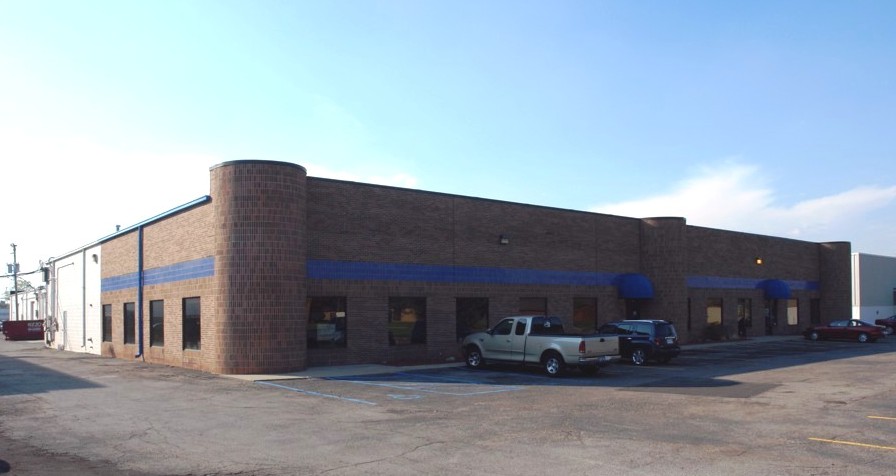 23933-23973 Research Dr, Farmington Hills, MI for lease - Building Photo - Image 2 of 4