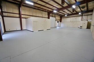 13848-13876 Dawson Beach Rd, Woodbridge, VA for lease Interior Photo- Image 2 of 4