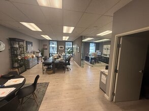 6404 Wilshire Blvd, Los Angeles, CA à louer Photo intérieure- Image 1 de 5