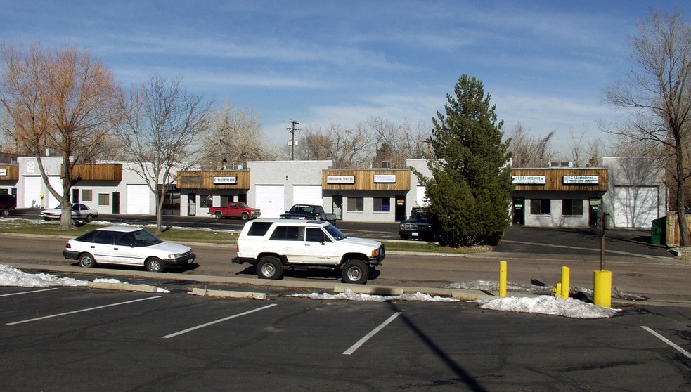 31 E Panama Dr, Littleton, CO for lease - Building Photo - Image 2 of 11